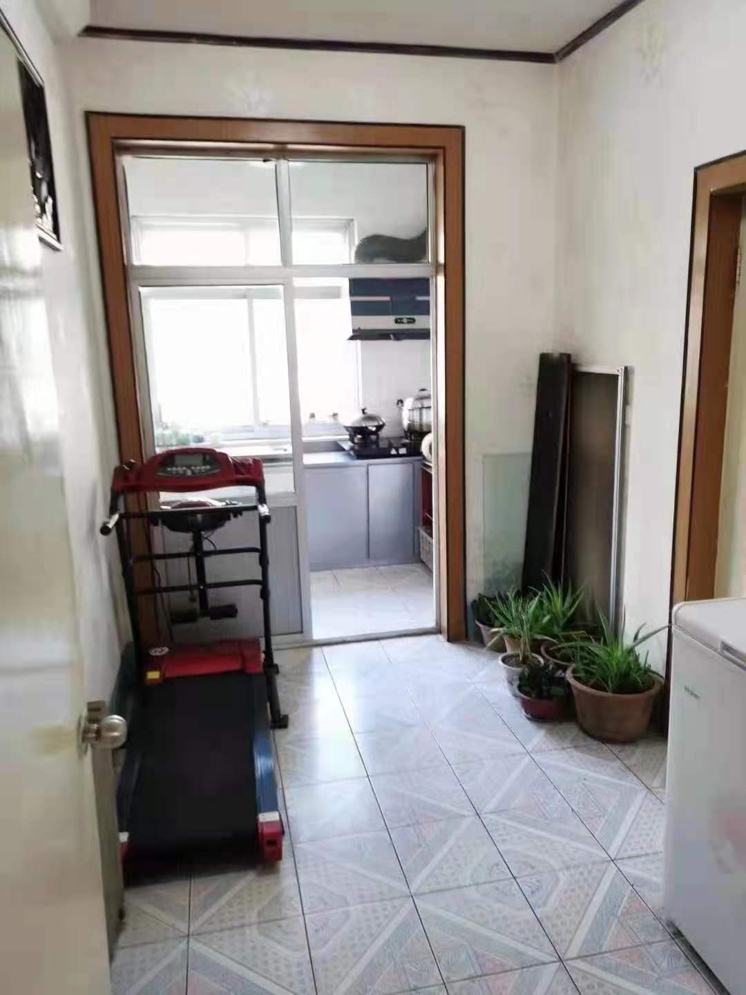 黄山府前一中学区房】一中西门步行街贴地2楼
