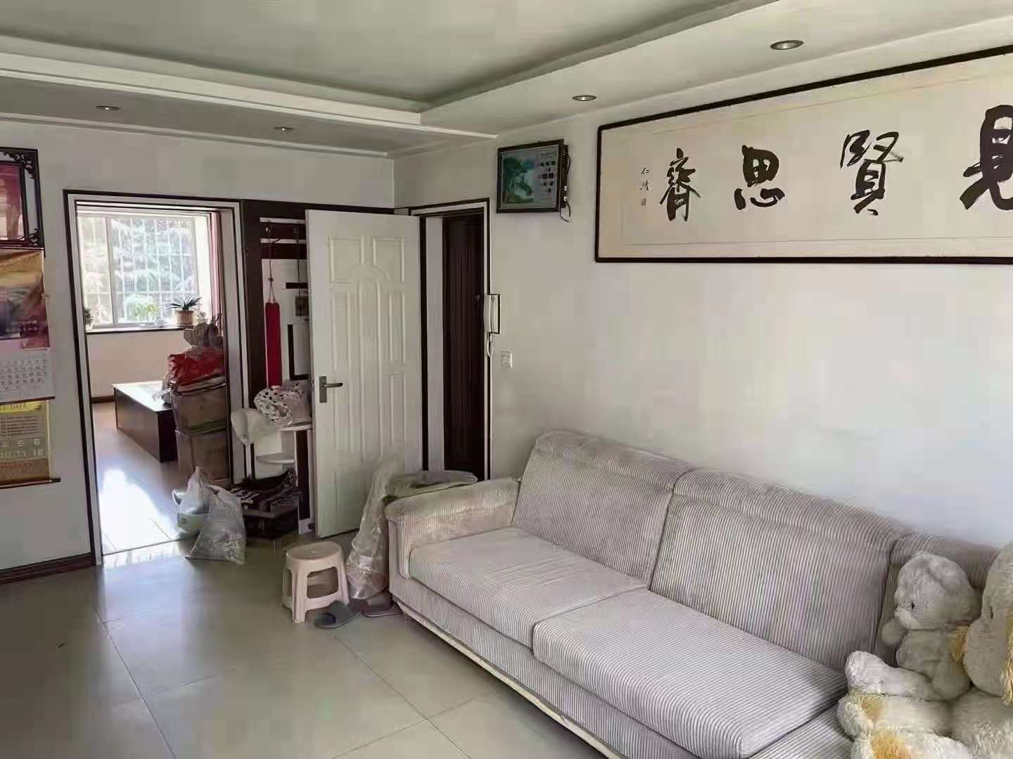 润泽小区步梯2楼，94平左右，房主自己装修，双证齐全，三室