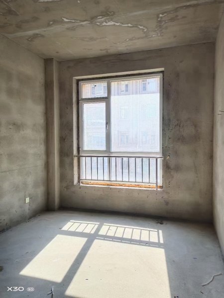 紫锦嘉园一期7楼132平毛坯110万带车位3居2卫全明户