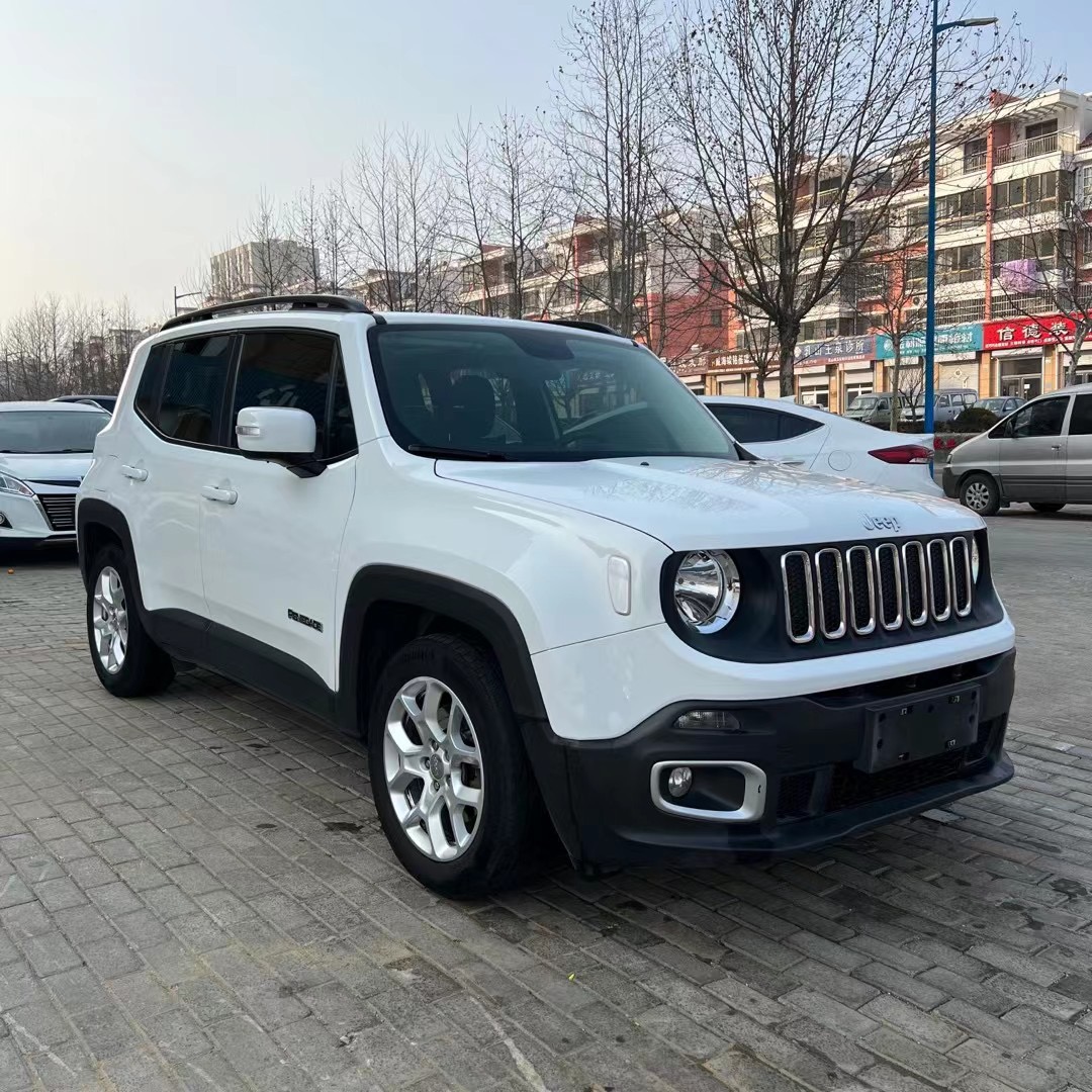 近17年JEEP自由侠，1.4T自动全景天窗