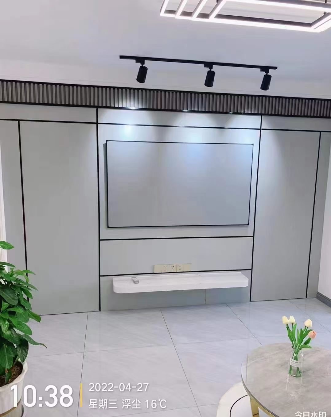 二实小府前学区房，城东一区，二楼85.8平，全新精装