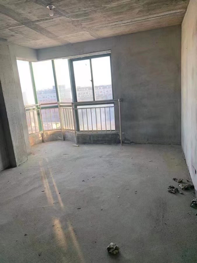 润泽小区电梯9楼东边户162平，三室两卫，全明户型