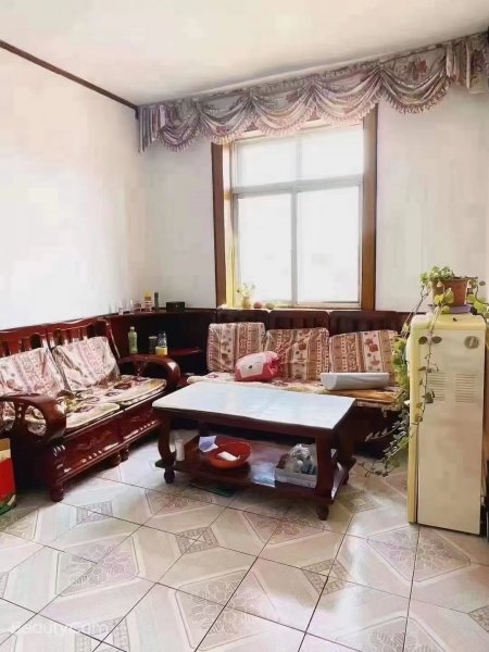 首付1万，黄金花园小区南，96年竣工，66平五楼东边户，三室