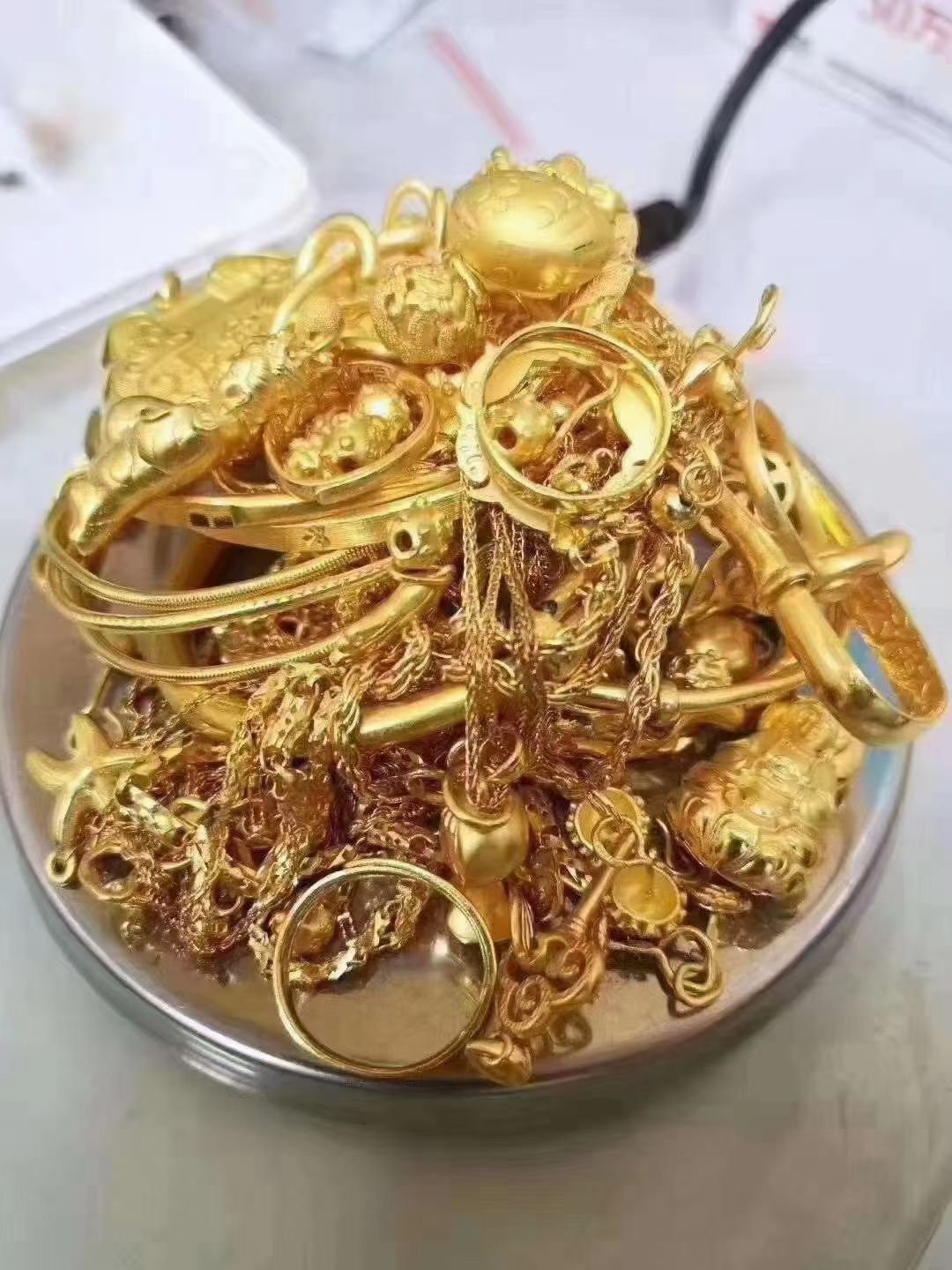 高价回收黄金首饰金条铂金钯金K金钻石