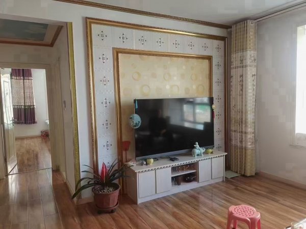 特价，特价，阳光水岸多层二楼，108平三室一厅，精装短住