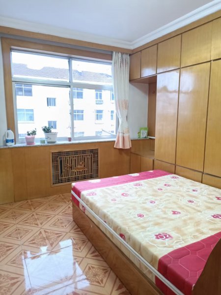 【府前一中学区】城东二区4楼，75平，47.8万，两室两厅，
