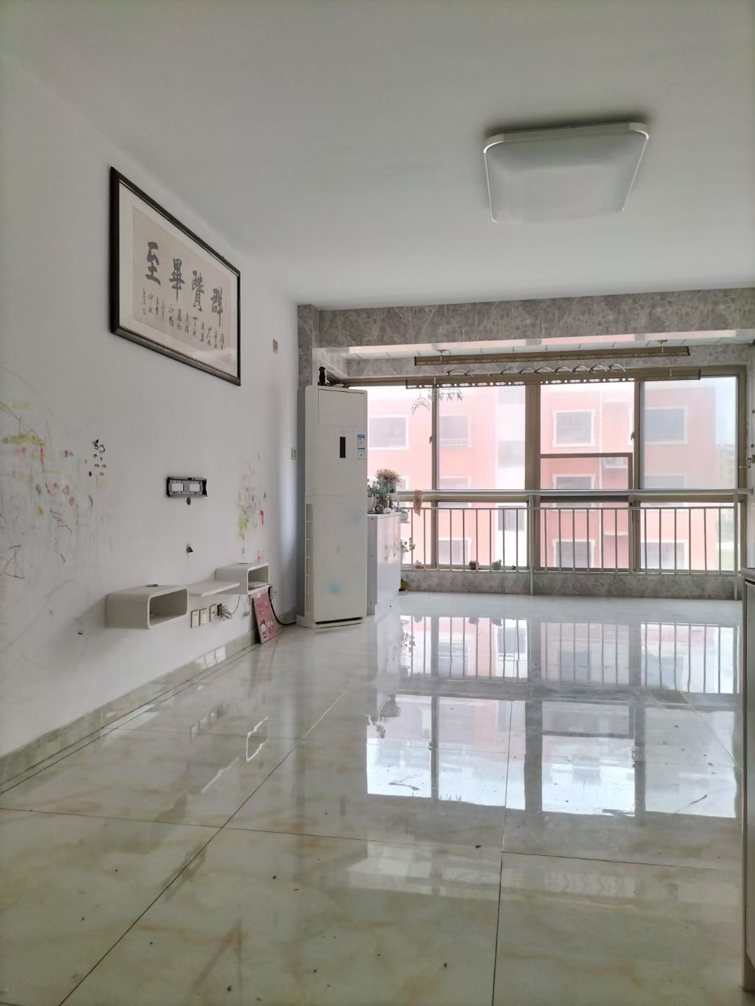 西城华府精装三楼89平，两室两厅带衣帽间，婚房短住，