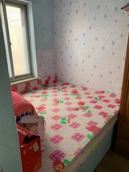 静园小区，1楼。适合老人居住