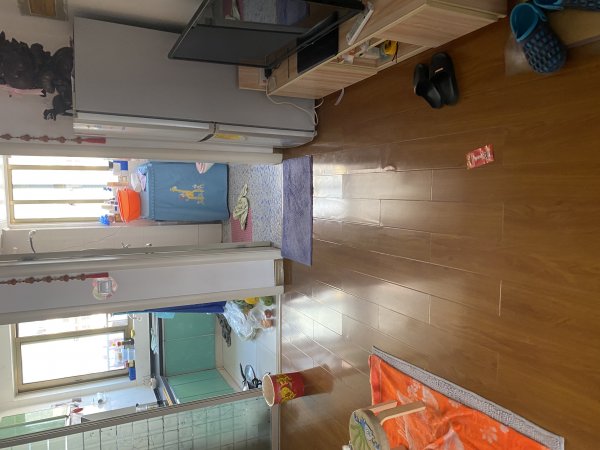 西城华府五楼非顶楼
