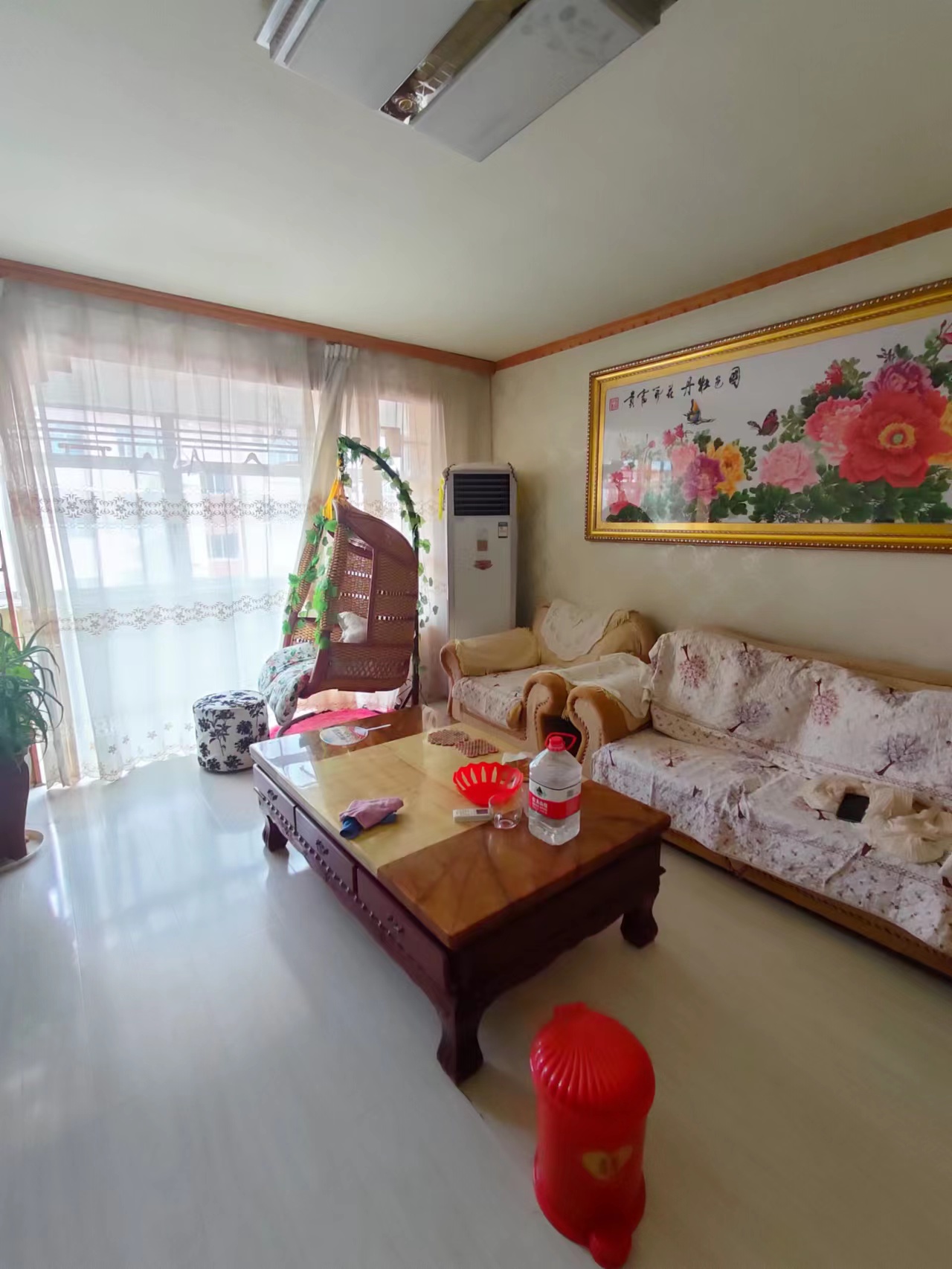 光明小区，四楼，98平，三室两厅，家具家电全，1200/月