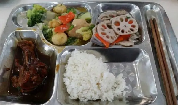 车间普工管吃管住倒班8000