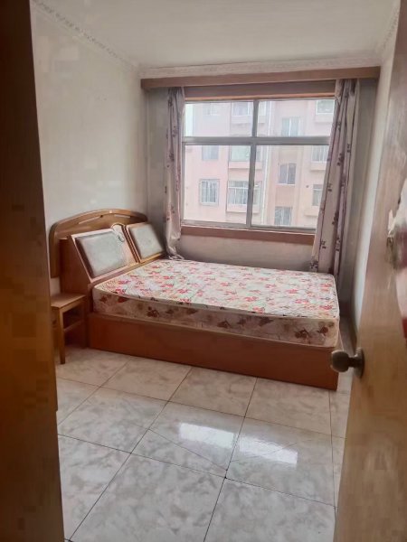 东山小区3楼69平39万8
