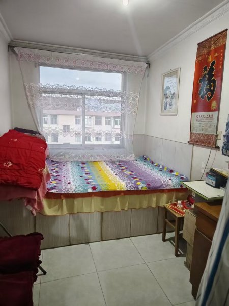 向阳一区起脊6楼69平31.8万，