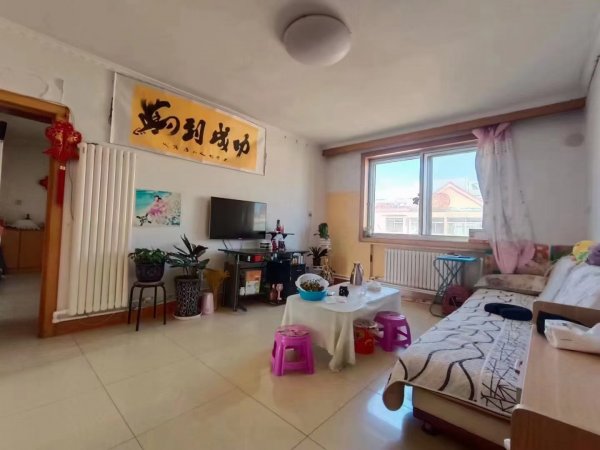 兴东小区5楼113平三室仅售33.8万