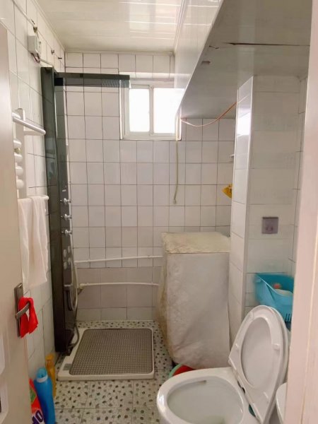 金岭小区一楼71平两室，全明户型，北厅，家电家具齐全，，拎包