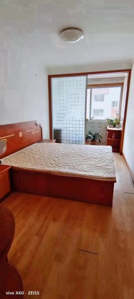 官地小区4楼107平地暖三室49.8万