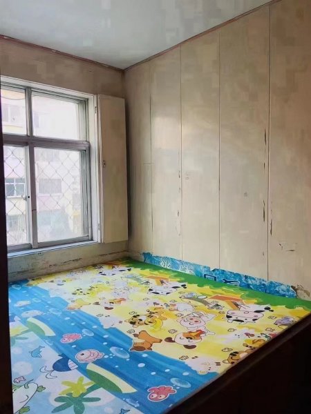 幸福小区精装三楼32.8万出售