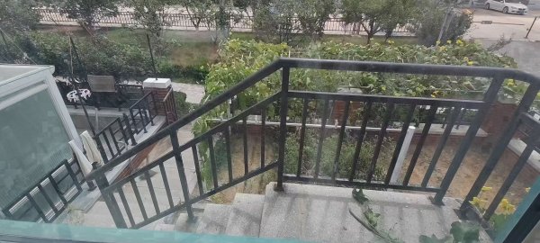 雅居苑1楼108平带花园