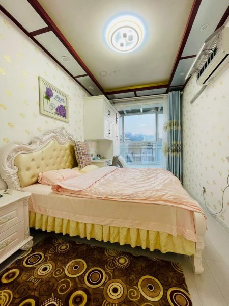 隆景园框架6楼，首付5万，三室两厅，卫生间带窗，地暖，双气，