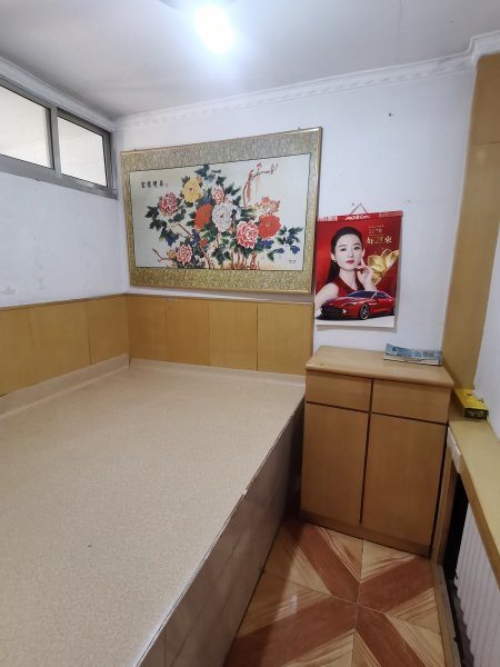 馨园小区5楼85平3室家电家具齐全双气有空调800/月干净整
