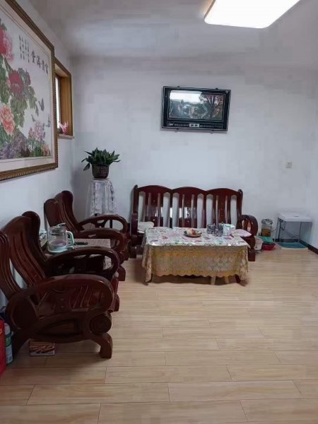 静园小区二楼，72平，两室一厅，精装短住