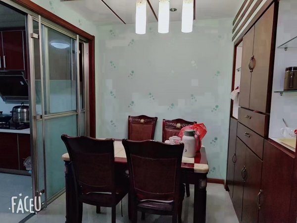 东风华冠二楼130平！精装双气，家具家电齐全！框架结构三室两