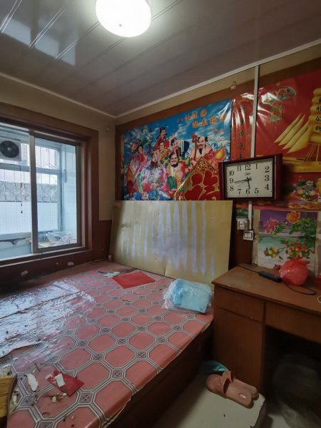 东山小区一楼带园出售