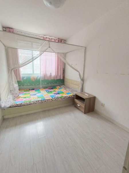 罗马阳光城 一楼102平，框架地暖落地窗 三室朝阳