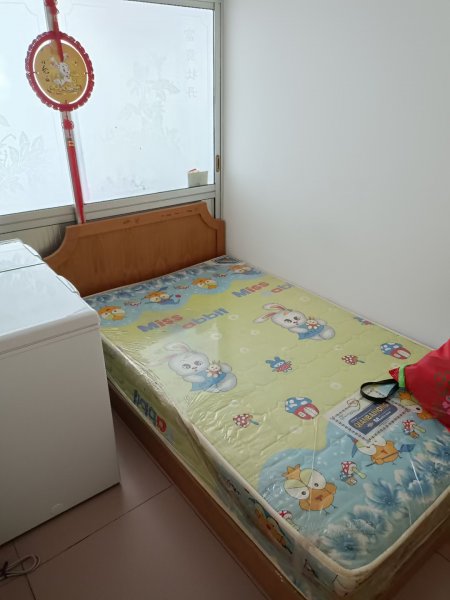 兴东小区3楼81平三室简装售价42.8小议