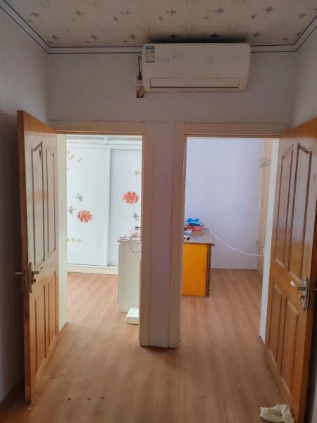 向阳小区精装二楼50多平月租550 家电家具