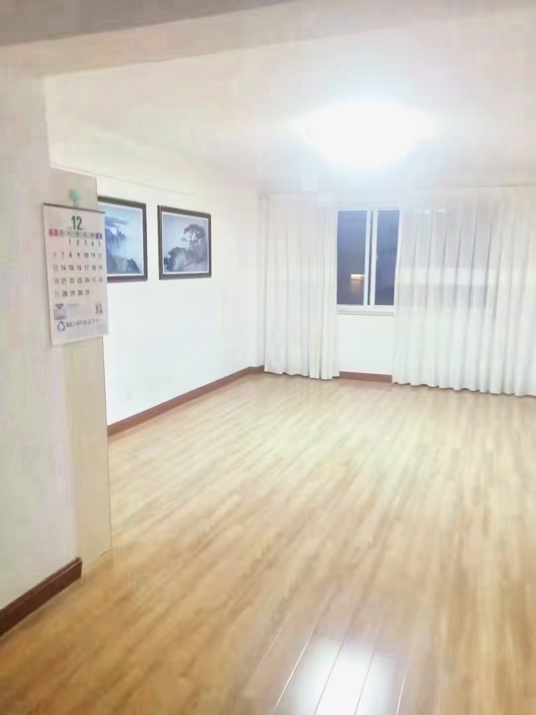 黄山府前一中向阳二区，框架错层3楼，101平，三室两厅一卫精