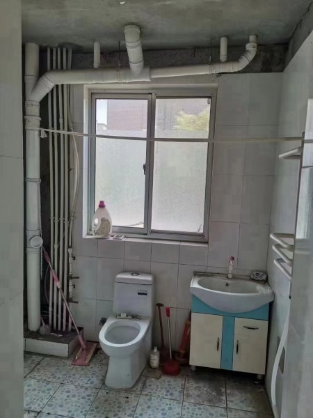 金苹果小区全框架1楼东边户87平毛胚，北厅 两厅 全明户，可