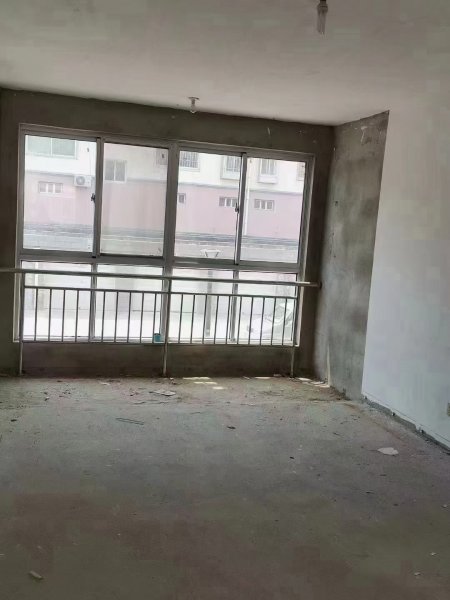 金苹果小区全框架1楼东边户87平毛胚，北厅 两厅 全明户，可