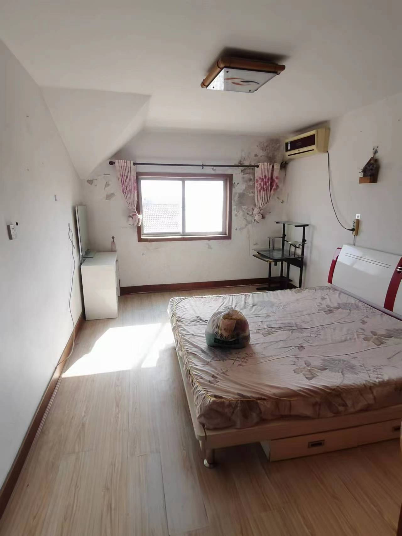 金帝附近出租两室租金650