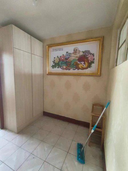 名门小区西，一楼，61.7平，三室，双气，23.8万