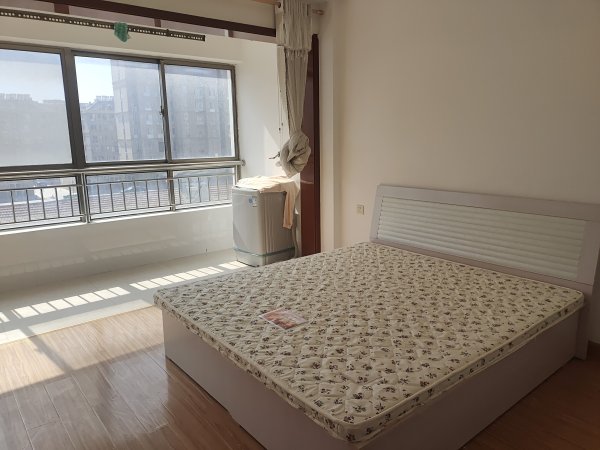 夏南新城三楼出租