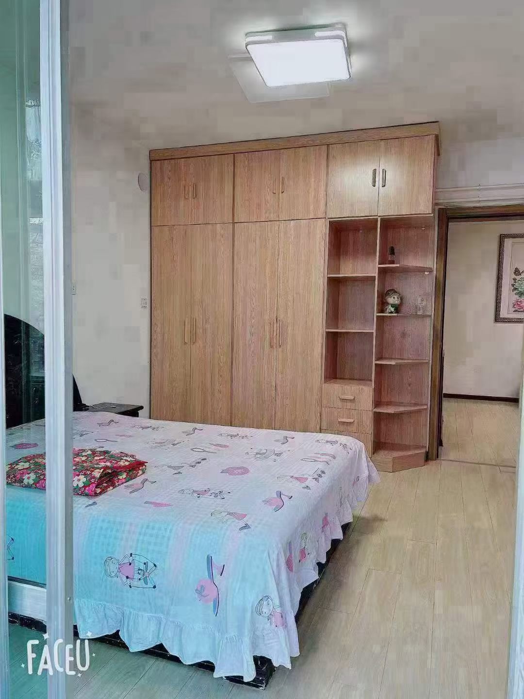 静园小区2楼72平，2室精装短住。家具家电齐全