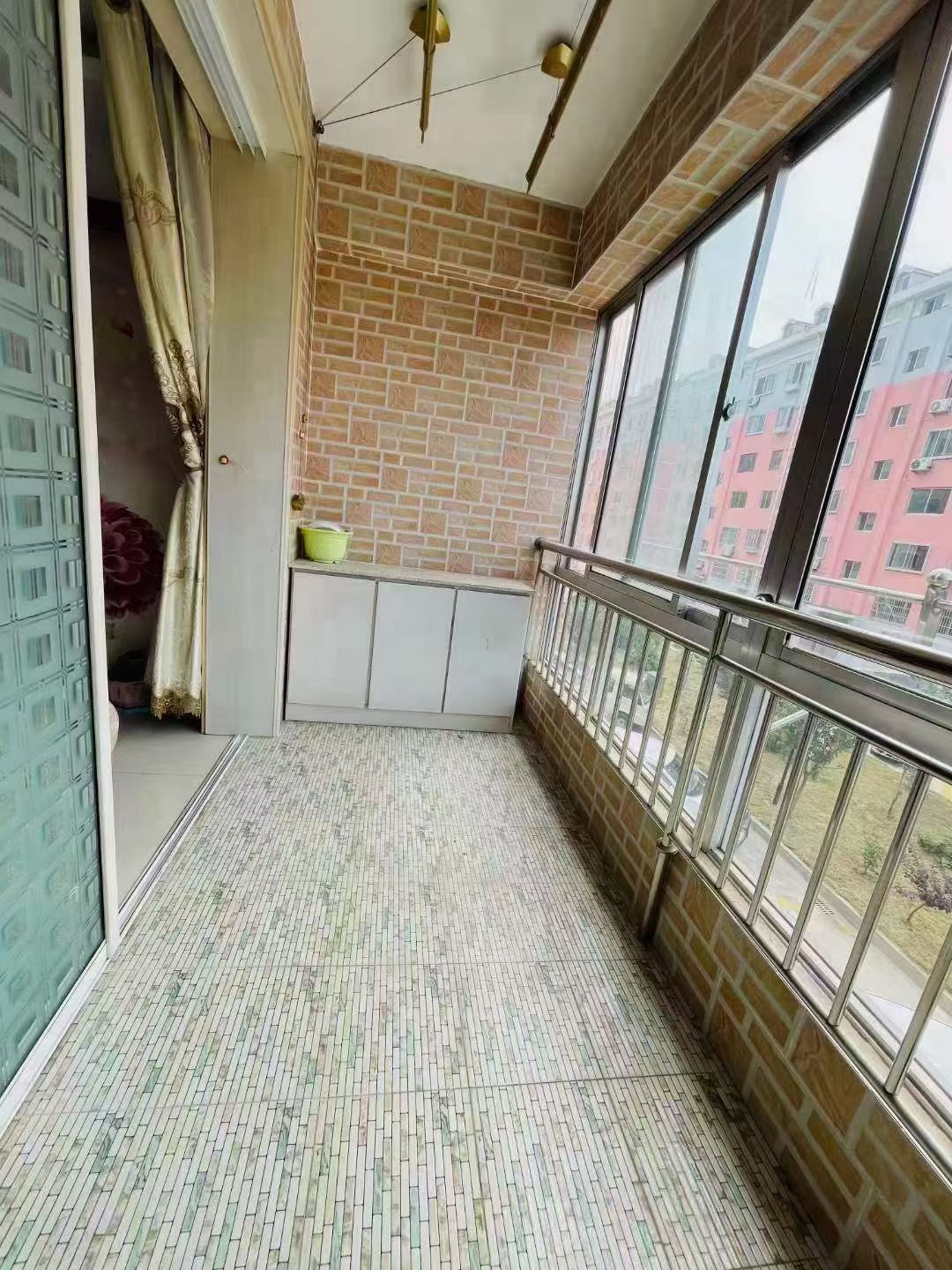 润泽小区 2楼 86平 2室，南厅短住