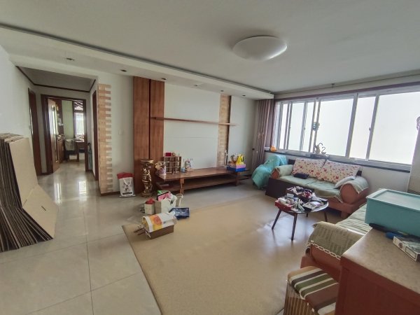 世纪花园2楼128平3室2卫64.8万