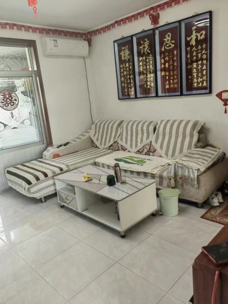 滨河小区2楼西边户，80平，实际87平，三室一厅一厨一卫，精