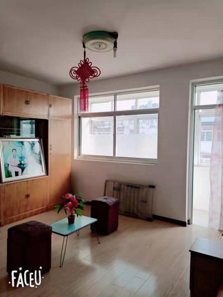 电业小区贴地四楼