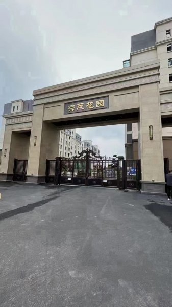 电梯荣茂花园12楼