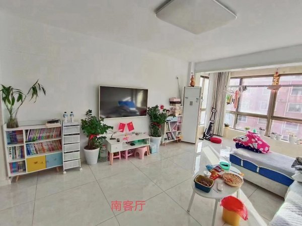 西城华府框架3楼，94平，精装三室，53.8万