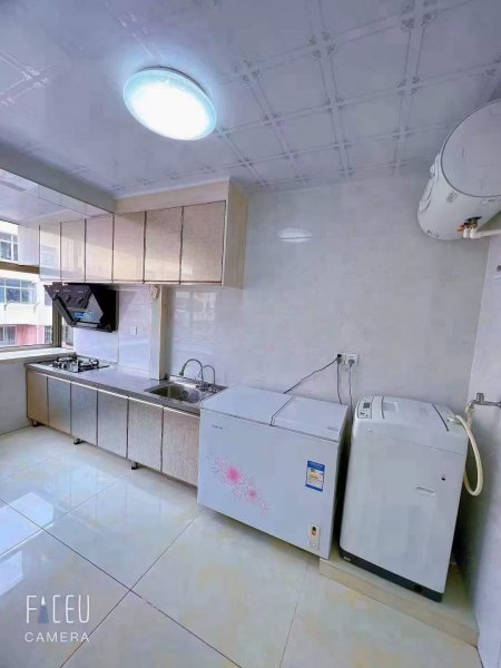黄山小区贴地2楼，57平，实际65平，2018年新装，家具家