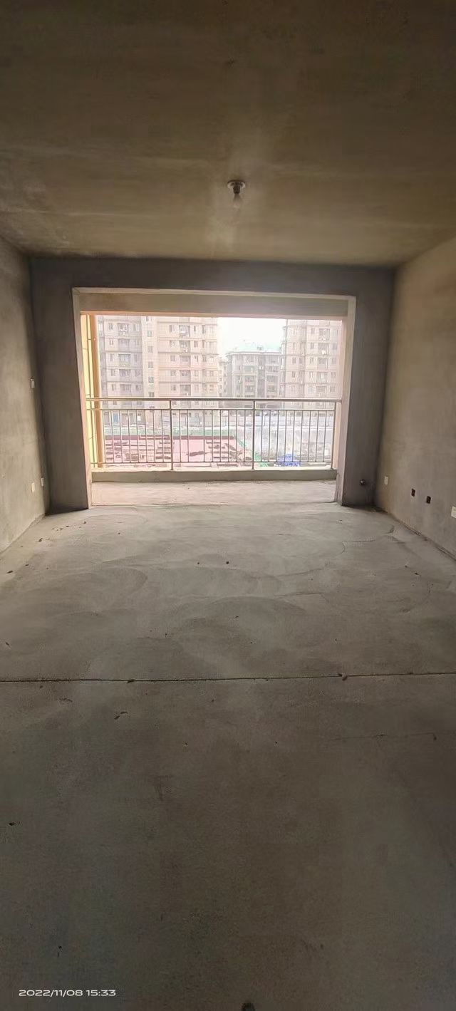丽景华庭3楼116平3室2卫66.5万