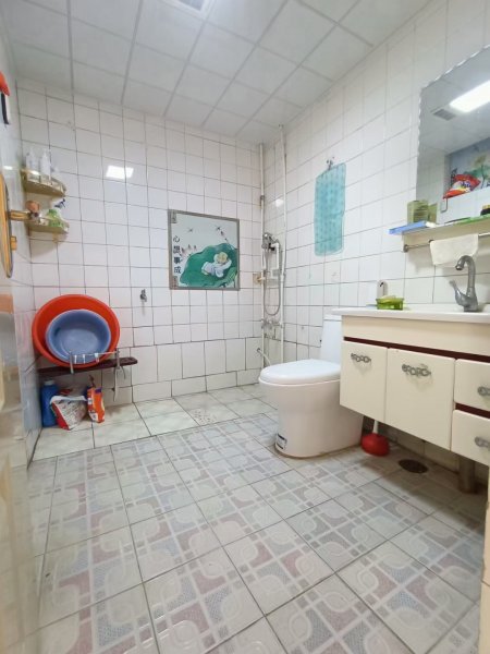 府前一中学区房，馨园小区，3楼87平，精装三室