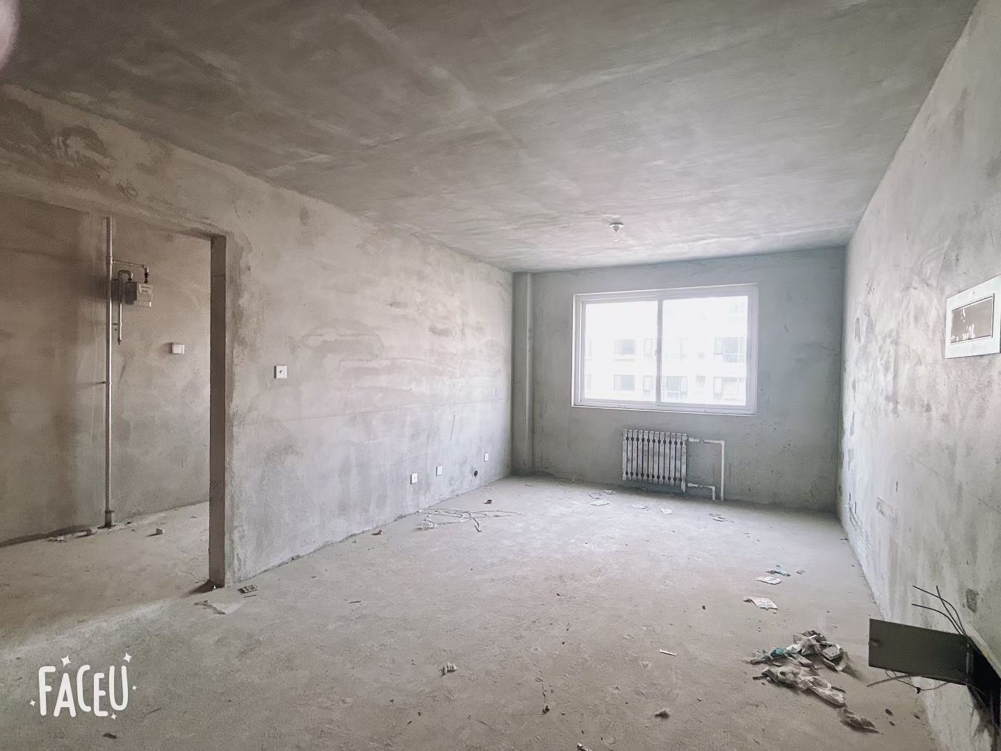 金盛苑小区小高层电梯四楼98平框架毛坯房标准3室带餐厅61.