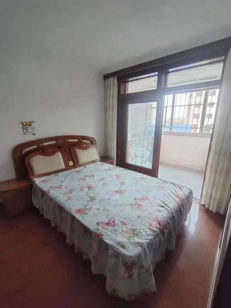 豪门小区一楼87.38㎡，两室两厅，拎包入住