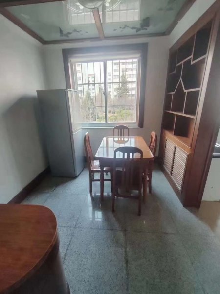 豪门小区一楼87.38㎡，两室两厅，拎包入住