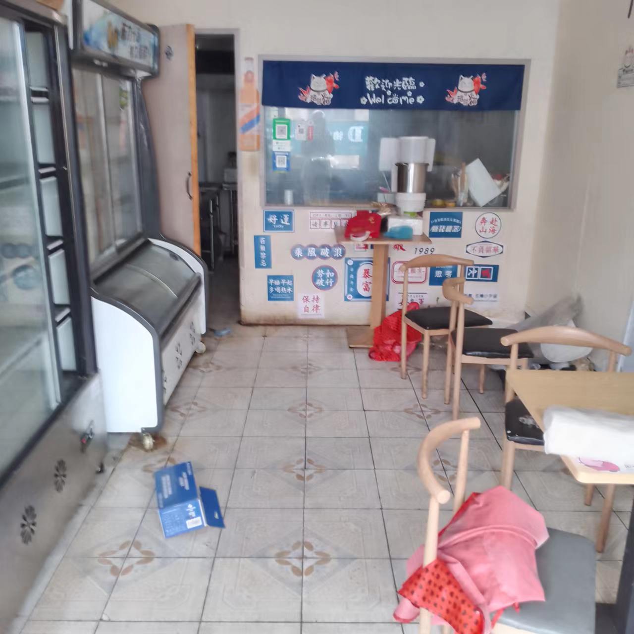 富山路大世界东二楼炸鸡南门市出租
